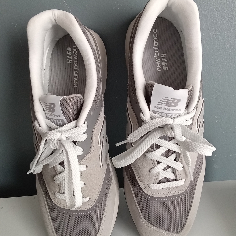 New Balance‎ 997H Grey Suede Mesh Sneakers Casual Athleisure Men's Size 10